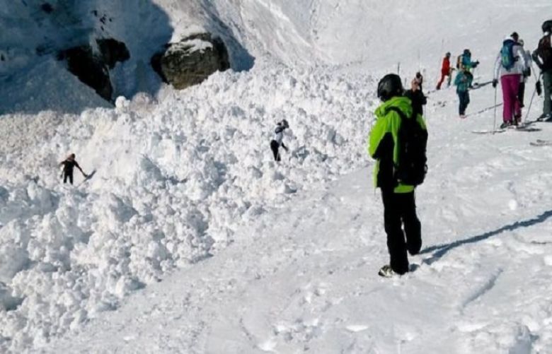 Rescuers hunt for skiers in Swiss avalanche