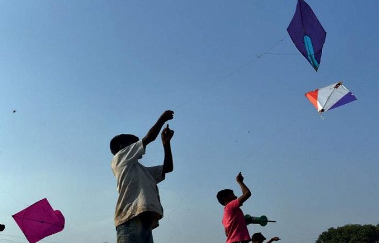 Police arrest 52 kite flyers in Lahore
