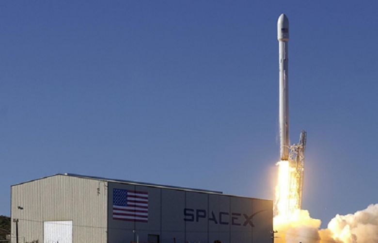 SpaceX poised to launch &#039;world&#039;s most powerful rocket&#039;