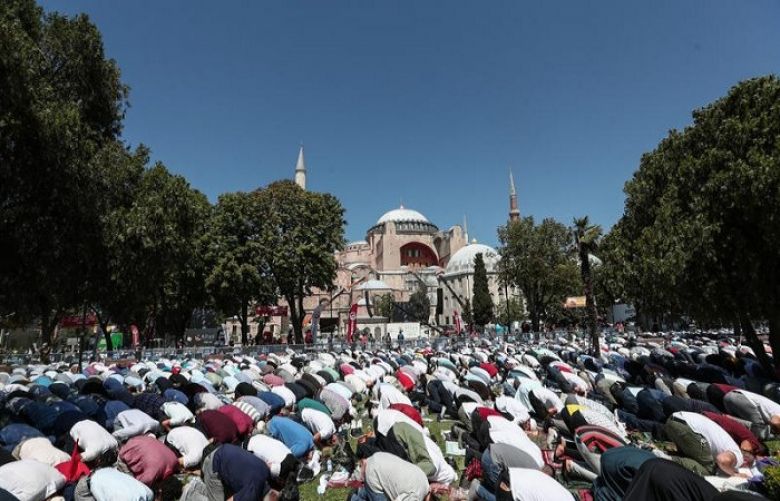 Erdogan joins thousands to pray for first time at Istanbul&#039;s Hagia Sophia