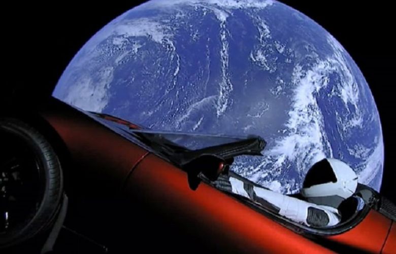 SpaceX shows video of Elon Musk&#039;s Tesla roadster in space