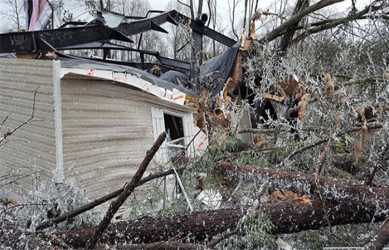A tornado killed 14 people in the southern US state of Alabama