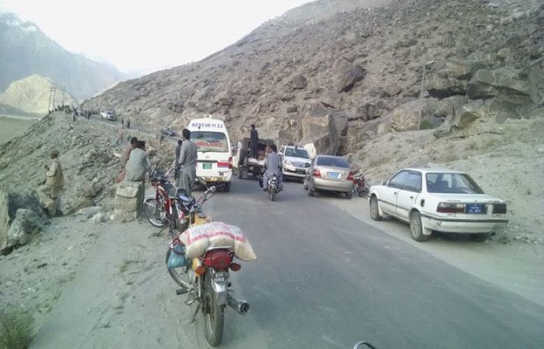 7 die as van plunges into ravine in Gilgit-Baltistan