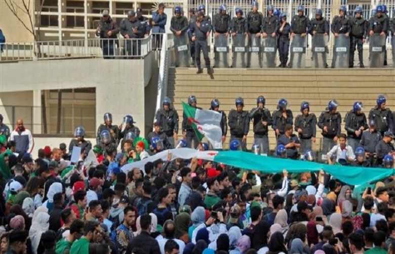 Algerians demonstrate in the northern coastal city of Oran on March 5, 2019 against ailing President Abdelaziz Bouteflika&#039;s bid for a fifth term. 