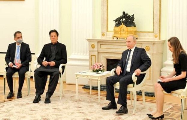 PM Imran Khan meets Russian President Vladimir Putin