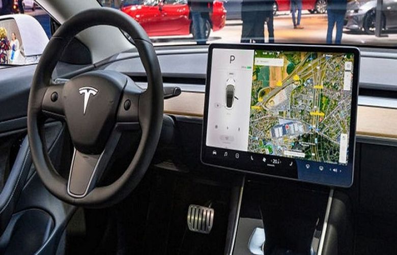 Mercedes aims to outdo Tesla’s hallmark touchscreen
