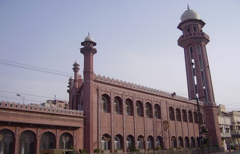 KP govt restricts congregational prayers by more than 5 people in mosques