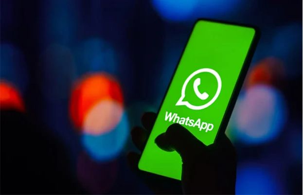 WhatsApp is rolling out a feature that allows users to scan documents with the camera directly from the app and it is currently available to some beta testers.