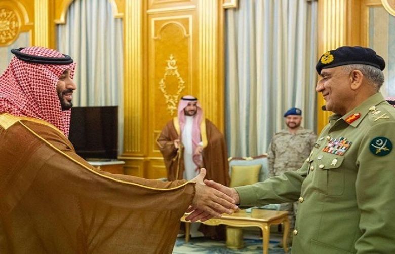 Saudi crown prince confers King Abdulaziz medal on COAS Bajwa