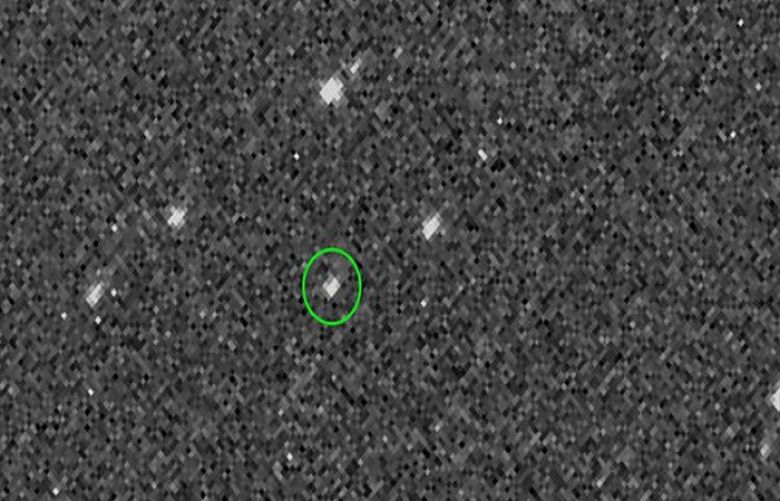 NASA spacecraft approaches asteroid, snaps first picture
