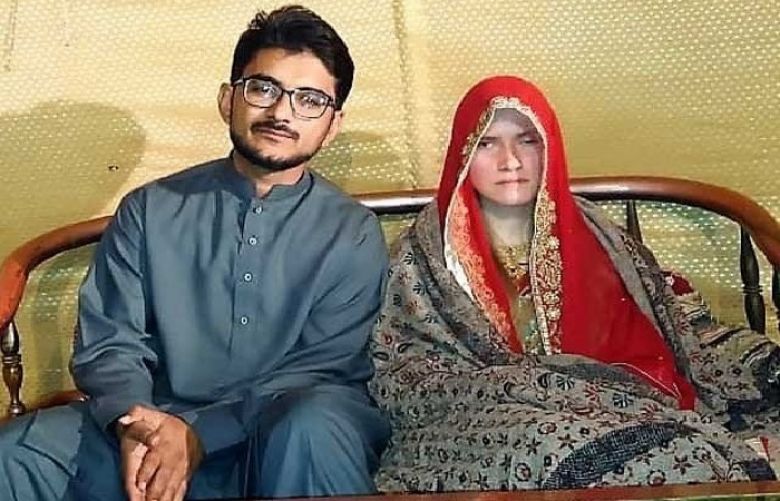 Mujeebur Rehman and Brittney Montgomery got married after becoming Facebook friend.