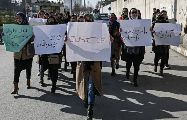 Afghan women protest against 'Taliban killings' of ex-soldiers