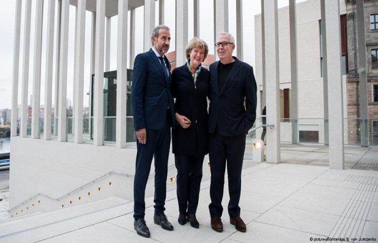 President of the Prussian Cultural Heritage Foundation Hermann Parzinger, Minister for Culture and Architect David Chipperfield at the presentation of the building