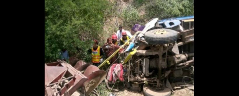 Khushab: 13 family members killed, 9 injured in mini-truck accident
