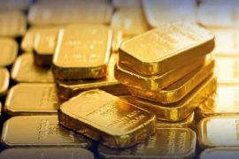 Gold hits new peak, soars by Rs2400 per tola