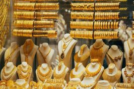 Gold prices in Pakistan continue to drop