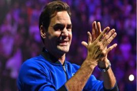 King of Tennis: Federer emotinal   at his  last game