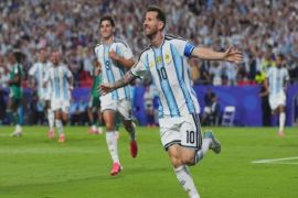 Magical Messi equals World Cup goals record as Argentina thump Algeria 3-0