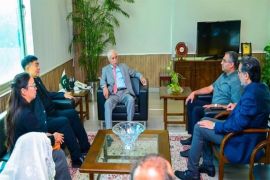 Qaiser invites Chinese firms to relocate operations to Pakistan