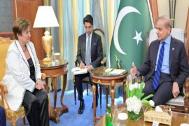 PM holds talks with Saudis on investment, business prospects