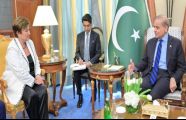 PM holds talks with Saudis on investment, business prospects