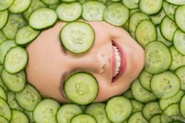 Are cucumbers a natural moisturizer for eyes?