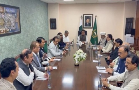 Govt, opposition conclude first round of talks as PTI adamant on holding Oct 4 Islamabad march