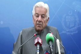 Khawaja Asif slams Imran for ‘flirting’ with America after accusing it of conspiracy