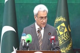 Pakistan keeps diplomatic channels open with US, Iran to sustain talks