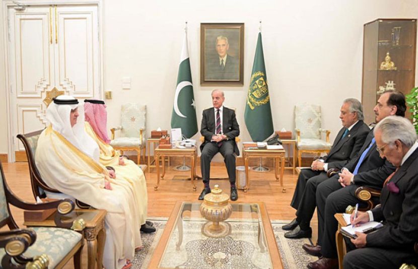 وزیراعظم سے سعودی وزیر خارجہ کی اہم ملاقات، دوطرفہ تعلقات پر تبادلہ خیال