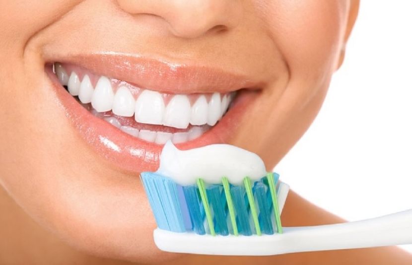 صفائی نصف ایمان ہے جسمانی صفائی میں دانتوں کی صفائی انسانی صحت کے لیے انتہائی اہم تصور کی جاتی ہے