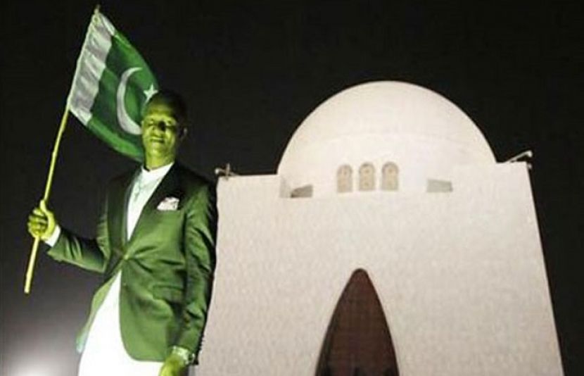 ویسٹ انڈیزکے کھلاڑی ڈیرن سیمی کو ستارہ پاکستان سے نوازا گیا