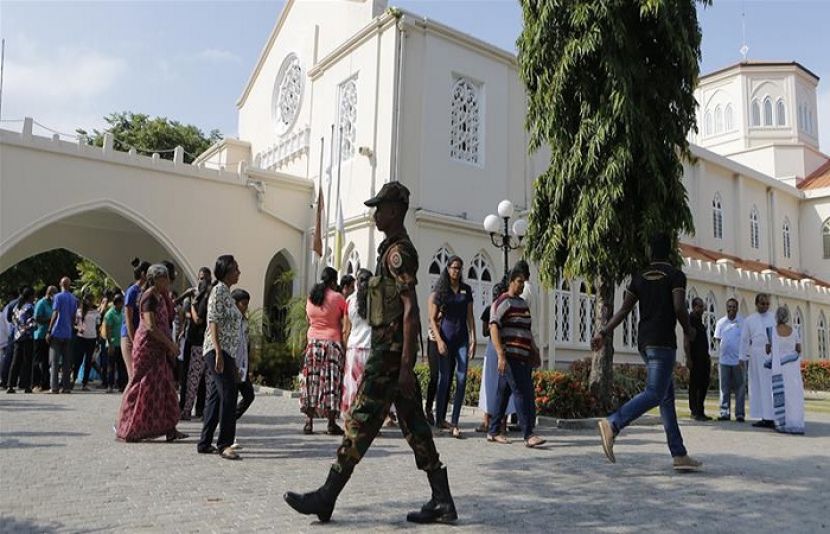مشتعل ہجوم کا سری لنکا میں مسجد پر حملہ، دوبارہ کرفیو نافذ