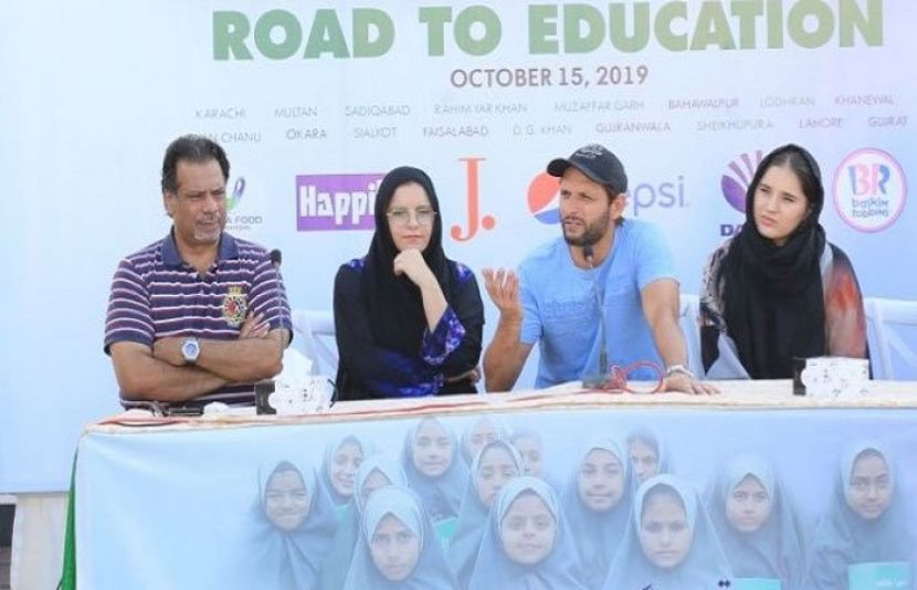 پاکستان کرکٹ ٹیم کے سابق کپتان شاہد آفریدی نے ملک بھر میں خواتین کیلئے تعلیم عام کرنے کا بیڑا اٹھالیا۔