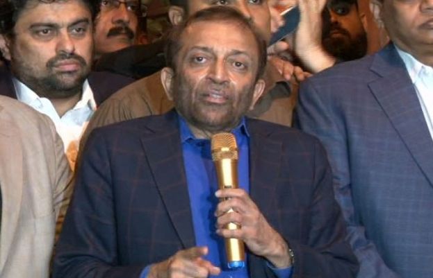 ایم کیو ایم پاکستان پی آئی بی کے سربراہ فاروق ستار