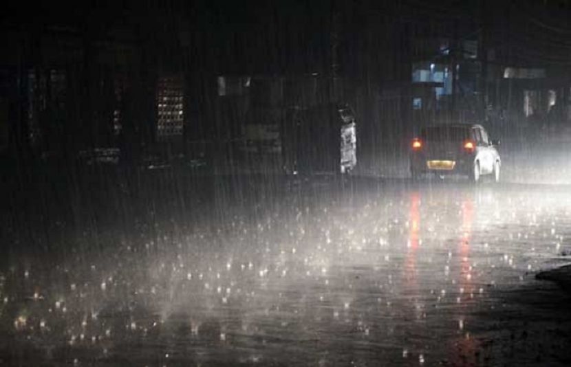 پنجاب کے مختلف شہروں میں رات گئے آندھی اور موسلا دھار بارش ہوئی ہے