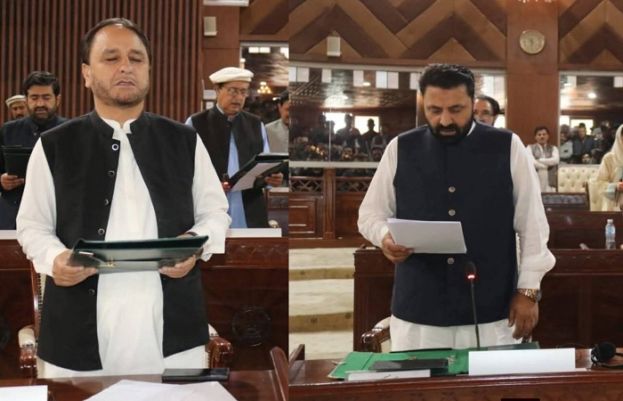 گلگت بلتستان اسمبلی کے 30 نو منتخب ارکان حلف اٹھارہے ہیں