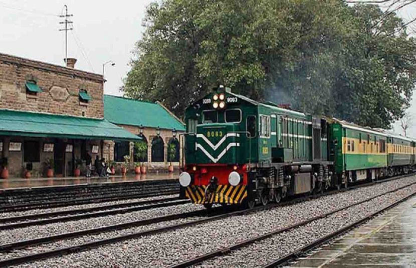 وفاقی حکومت کا عید الفطر پر اسپیشل ٹرینیں چلانے کا اعلان