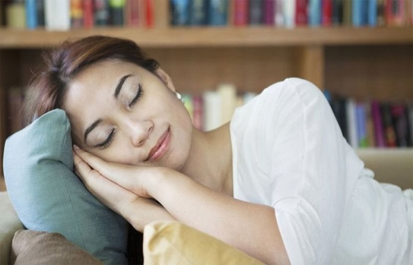 کیا آپ دوپہر کو سونے کے عادی ہیں؟ اگر نہیں تو آپ متعدد طبی فوائد سے خود کو محروم کررہے ہیں۔