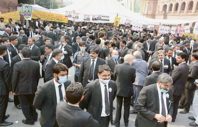 بار ایسوسی ایشنز کے انتخابات