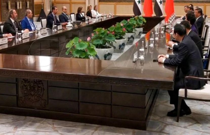 چین کے صدر شی جن پنگ سے   شامی صدر بشار الاسد ملاقات کر رہے ہیں 