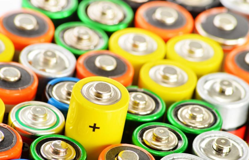 سائنس دانوں نے تیزی سے چارج ہونے والی بیٹری ایجاد کر لی 