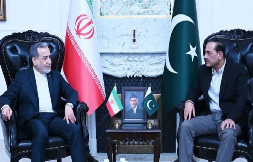 فیلڈ مارشل سید عاصم منیر اور ایرانی وزیر خارجہ عباس عراقچی