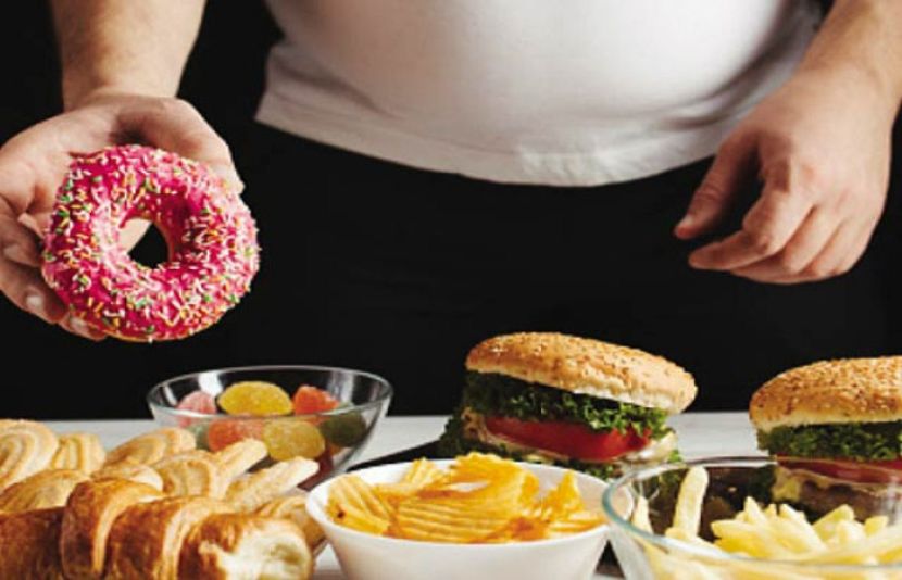 روزمرہ کی کئی عادتیں بظاہر معمولی لگتی ہیں، مگر خاموشی سے صحت کو نقصان پہنچا سکتی ہیں