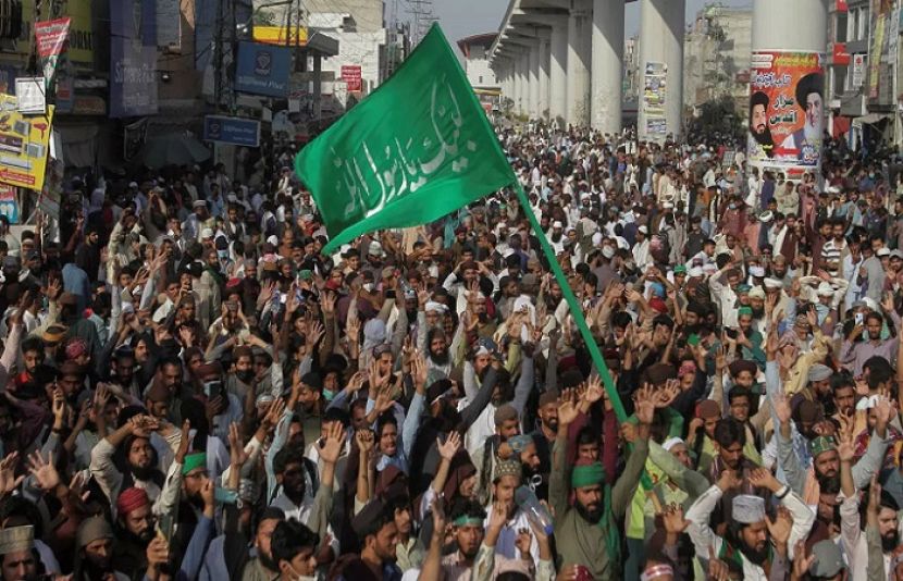 حکومت نے کالعدم تحریک لبیک پاکستان سے پابندی ہٹانے کی منظوری دے دی