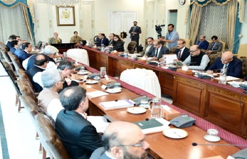 ٹیکس چوری میں ملوث افراد و کارباروں کا تعین کرکے ان کے خلاف قانونی کارروائی کی جائے: وزیراعظم