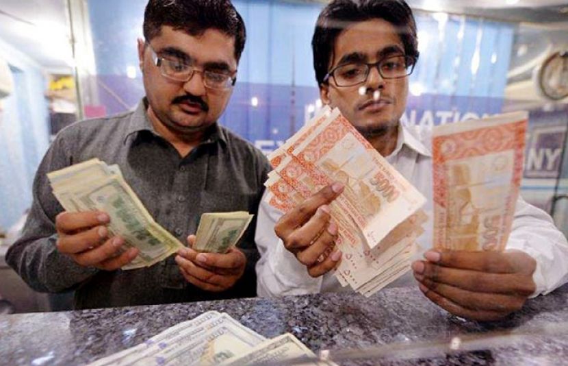 ڈالر کی قدر میں کمی: انٹر بینک میں ڈالر 1 روپے 87 پیسے سستا ہو گیا