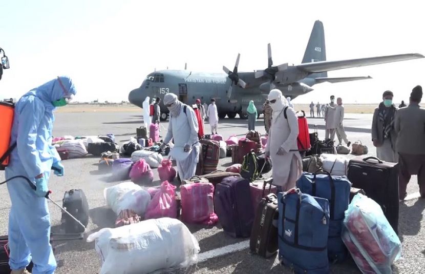 پاک فضائیہ کا طیارہ دالبندین سے زائرین کو لے کر اسکردو پہنچ گیا ہے