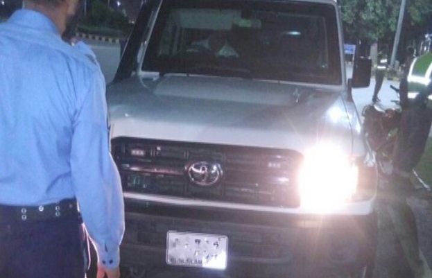 اسلام آباد: امریکی سفارتکار کی گاڑی کی ٹکر سے 2 موٹرسائیکل سوار زخمی