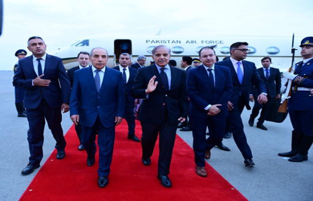 وزیراعظم شہباز شریف 2 روزہ دورے پر آذربائیجان پہنچ گئے